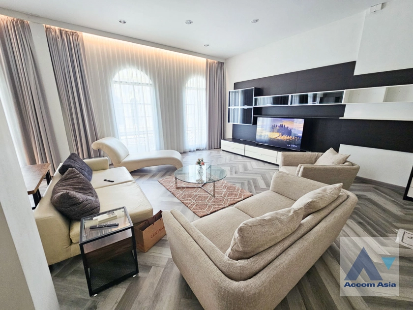 Baan Klang Krung Grande Vienna Rama 3 Townhouse 5 Bedroom for Rent BRT Wat Priwat in Sathorn Bangkok Baan Klang Krung Grande Vienna Rama 3 Townhouse 5 Bedroom for Rent BRT Wat Priwat in Sathorn Bangkok