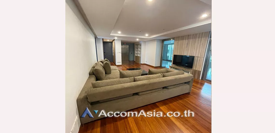  1  3 br Apartment For Rent in Sukhumvit ,Bangkok BTS Thong Lo at Service Apartment AA30703