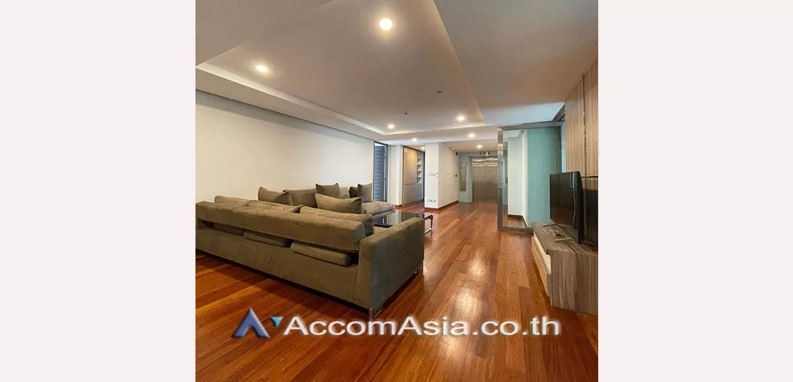  1  3 br Apartment For Rent in Sukhumvit ,Bangkok BTS Thong Lo at Service Apartment AA30703