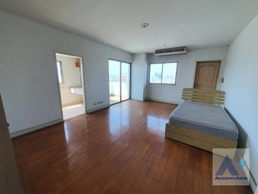 8  3 br Condominium For Sale in Sathorn ,Bangkok BRT Thanon Chan at The Executive Regent AA30708