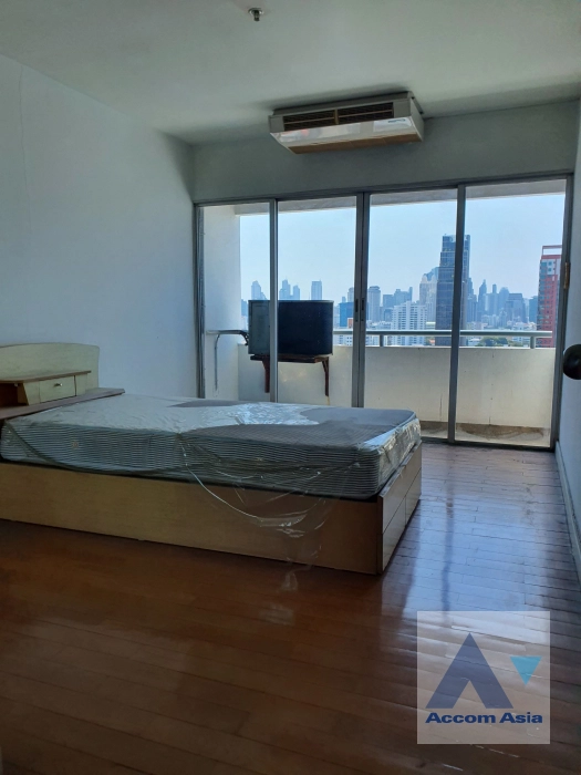 12  3 br Condominium For Sale in Sathorn ,Bangkok BRT Thanon Chan at The Executive Regent AA30708