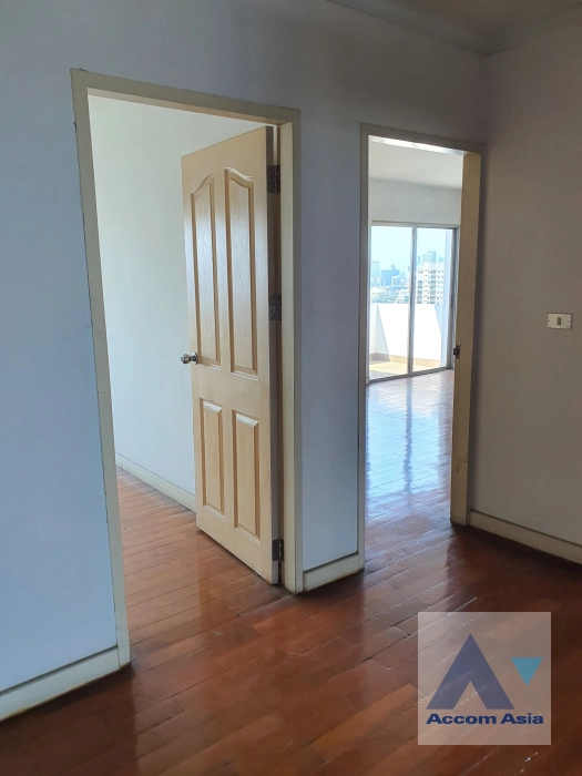 13  3 br Condominium For Sale in Sathorn ,Bangkok BRT Thanon Chan at The Executive Regent AA30708