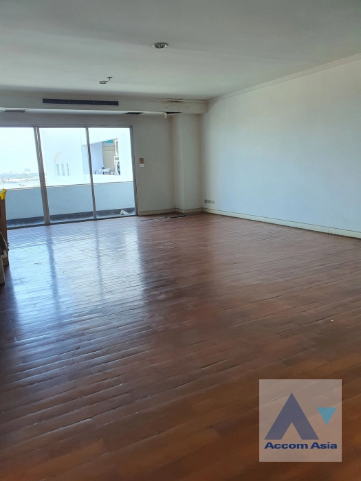  1  3 br Condominium For Sale in Sathorn ,Bangkok BRT Thanon Chan at The Executive Regent AA30708