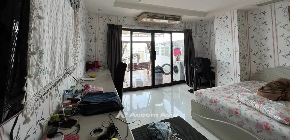  2 Bedrooms  Condominium For Sale in Sathorn, Bangkok  near BRT Thanon Chan (AA30712)