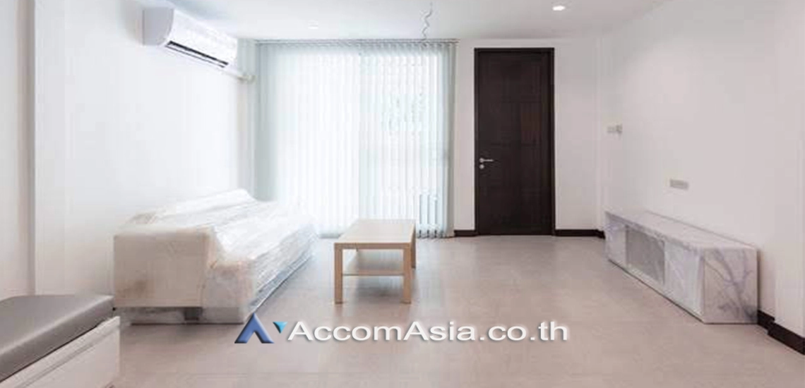 unit 2 Bedrooms  Townhouse For Rent in Sukhumvit, Bangkok  near BTS Punnawithi (AA30720)