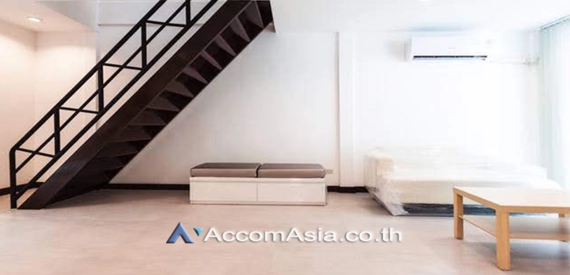 unit 2 Bedrooms  Townhouse For Rent in Sukhumvit, Bangkok  near BTS Punnawithi (AA30720)