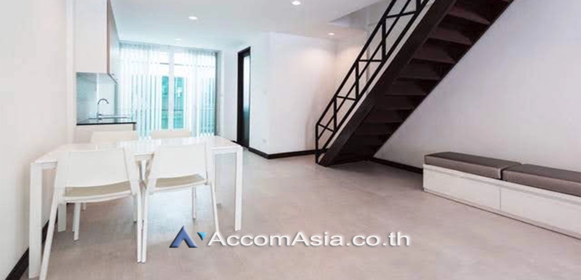 unit 2 Bedrooms  Townhouse For Rent in Sukhumvit, Bangkok  near BTS Punnawithi (AA30720)