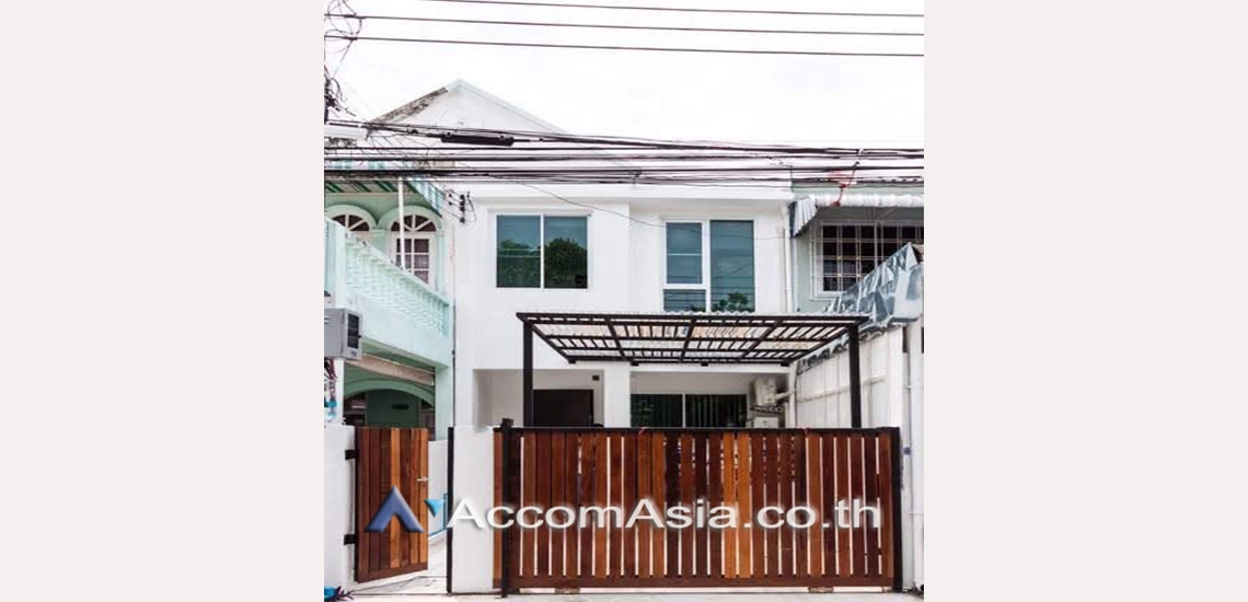 unit 2 Bedrooms  Townhouse For Rent in Sukhumvit, Bangkok  near BTS Punnawithi (AA30720)