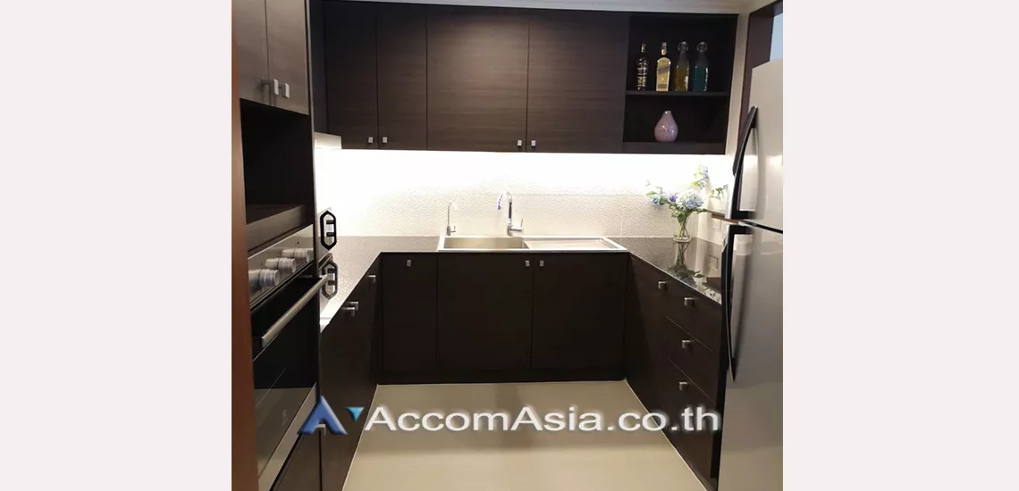 unit 2 Bedrooms  Apartment For Rent in Ploenchit, Bangkok  near BTS Ploenchit (AA30722)