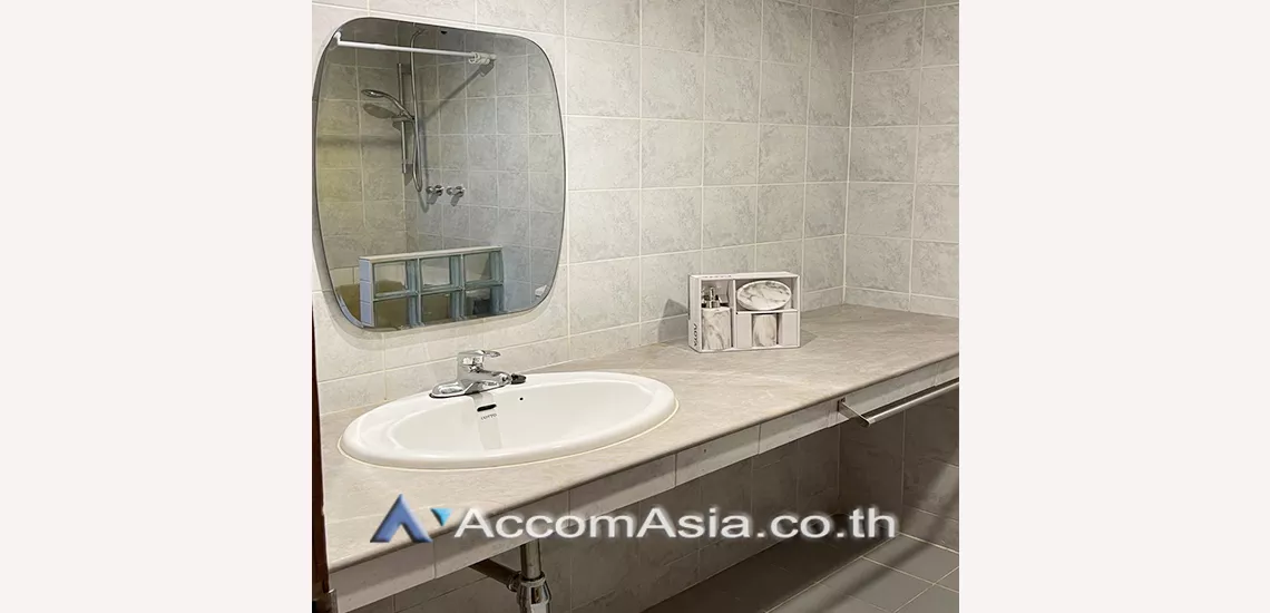 8  3 br Apartment For Rent in  ,Bangkok BTS Ari at Homely atmosphere AA30723