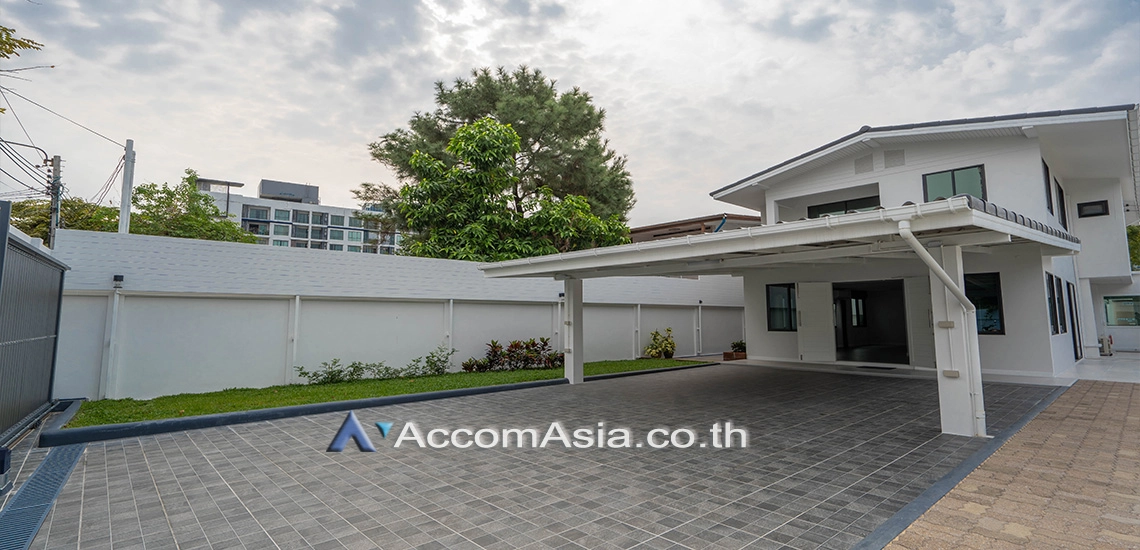  1  4 br House For Rent in phaholyothin ,Bangkok BTS Ari AA30730