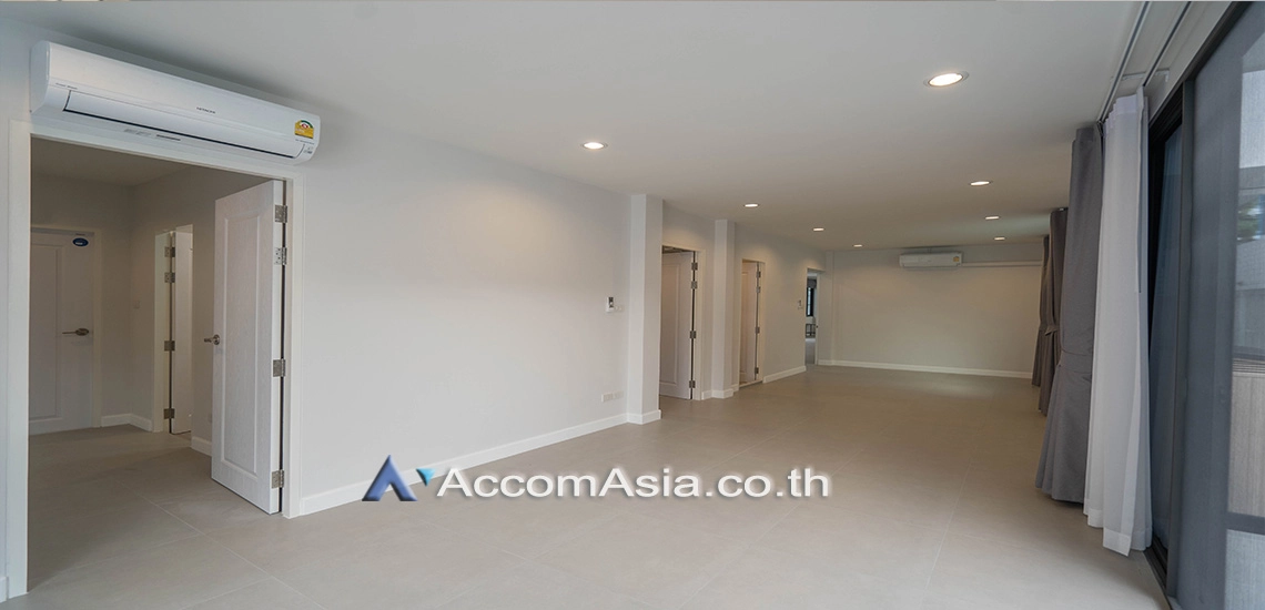 30  4 br House For Rent in phaholyothin ,Bangkok BTS Ari AA30730