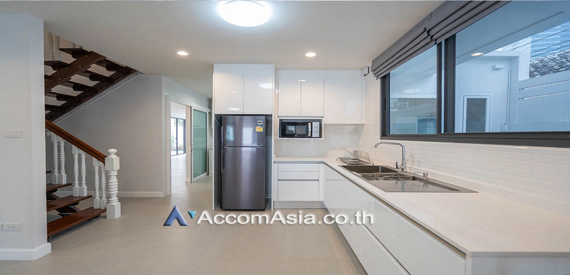17  4 br House For Rent in phaholyothin ,Bangkok BTS Ari AA30730