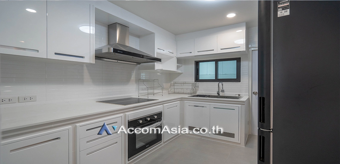 19  4 br House For Rent in phaholyothin ,Bangkok BTS Ari AA30730
