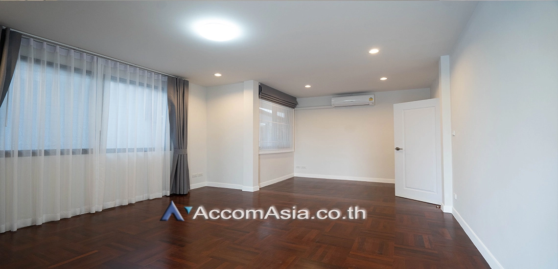 32  4 br House For Rent in phaholyothin ,Bangkok BTS Ari AA30730
