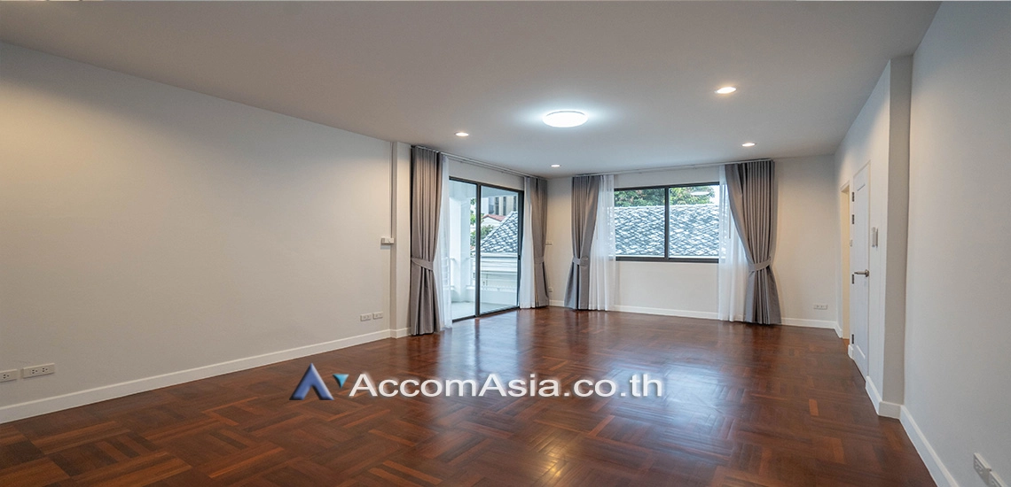 33  4 br House For Rent in phaholyothin ,Bangkok BTS Ari AA30730