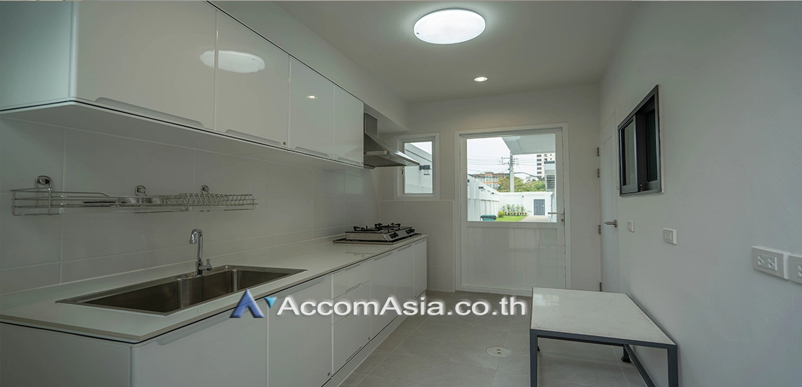 22  4 br House For Rent in phaholyothin ,Bangkok BTS Ari AA30730