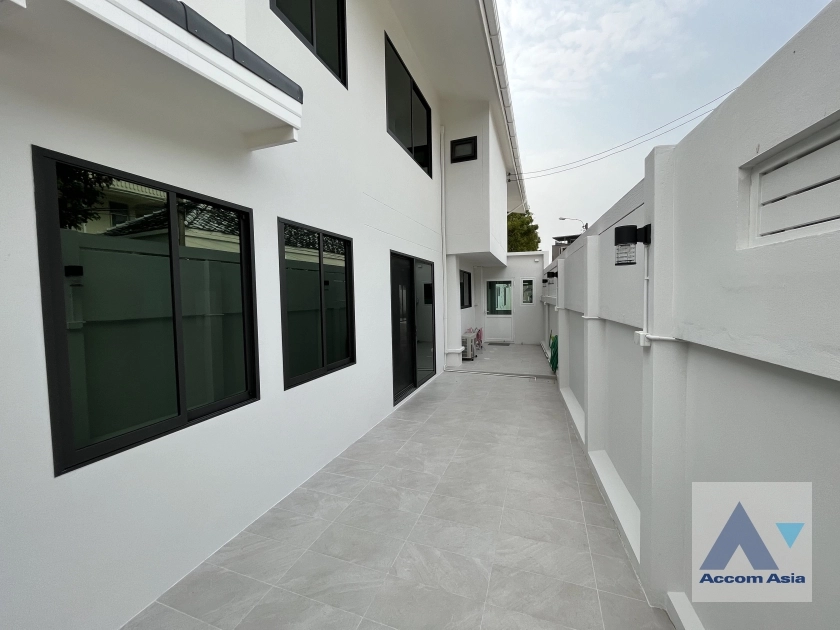44  4 br House For Rent in phaholyothin ,Bangkok BTS Ari AA30730