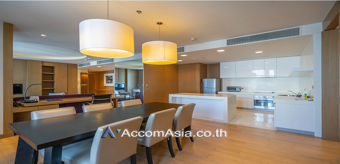 unitFully Furnished, Penthouse | Elegant high-end apartment with luxurious design and city view (AA30733)