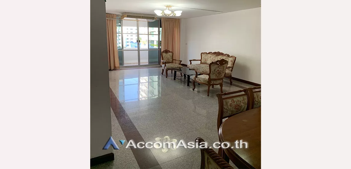 unit 3 Bedrooms  Condominium For Sale in Sathorn, Bangkok  near BTS Chong Nonsi (AA30735)