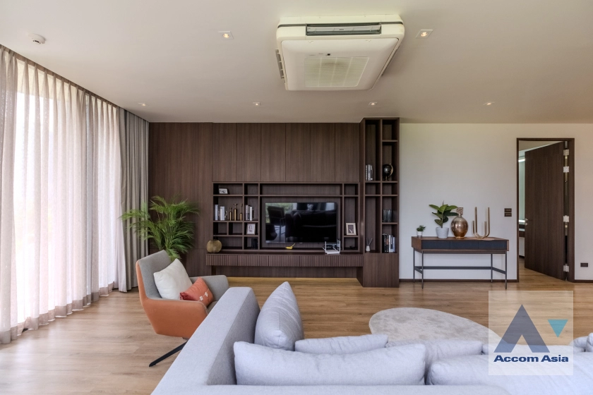 unitPet friendly | Contemporary apartment with spacious design and soft lighting (AA30744)