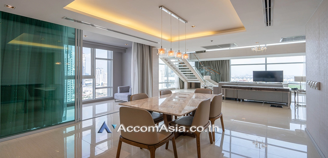 unitDouble High Ceiling, Duplex Condo, Penthouse | Stylish duplex apartment with double-height ceilings and skyline view (AA30751)