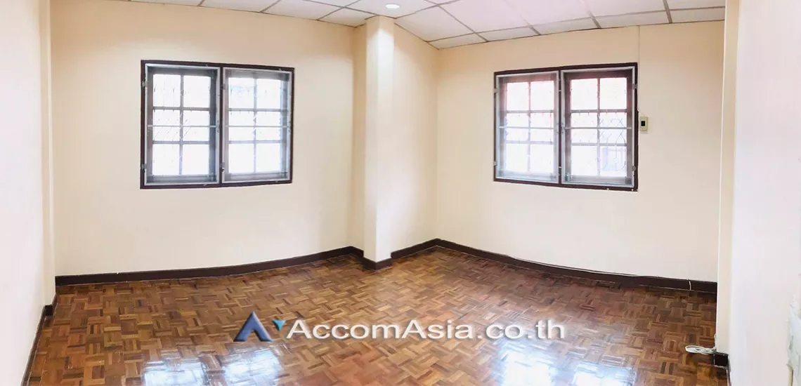 10  4 br House for rent and sale in sukhumvit ,Bangkok BTS On Nut AA30765