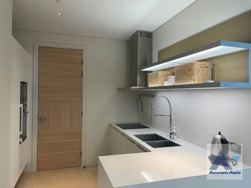 4  2 br Condominium for rent and sale in Ploenchit ,Bangkok BTS Chitlom at Sindhorn Residence AA30774