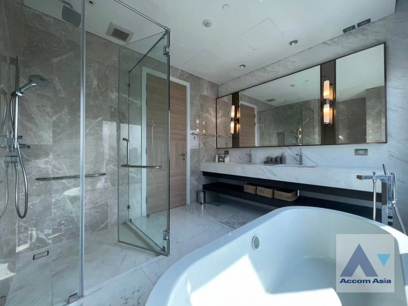 11  2 br Condominium for rent and sale in Ploenchit ,Bangkok BTS Chitlom at Sindhorn Residence AA30774