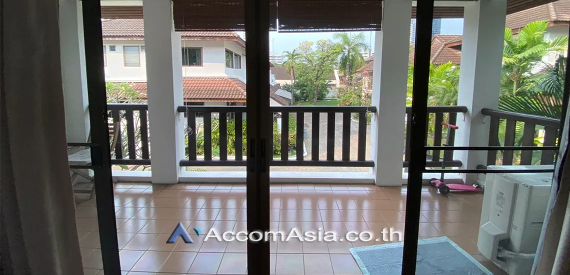 29  4 br House For Rent in Sukhumvit ,Bangkok BTS Phrom Phong at Kid Friendly House Compound AA30775
