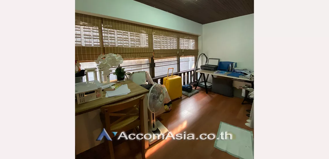 16  4 br House For Rent in Sukhumvit ,Bangkok BTS Phrom Phong at Kid Friendly House Compound AA30775