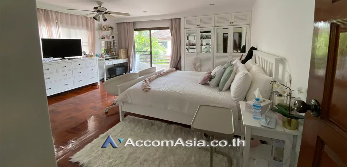 10  4 br House For Rent in Sukhumvit ,Bangkok BTS Phrom Phong at Kid Friendly House Compound AA30775