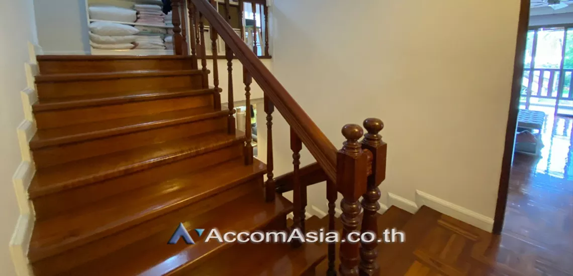 17  4 br House For Rent in Sukhumvit ,Bangkok BTS Phrom Phong at Kid Friendly House Compound AA30775