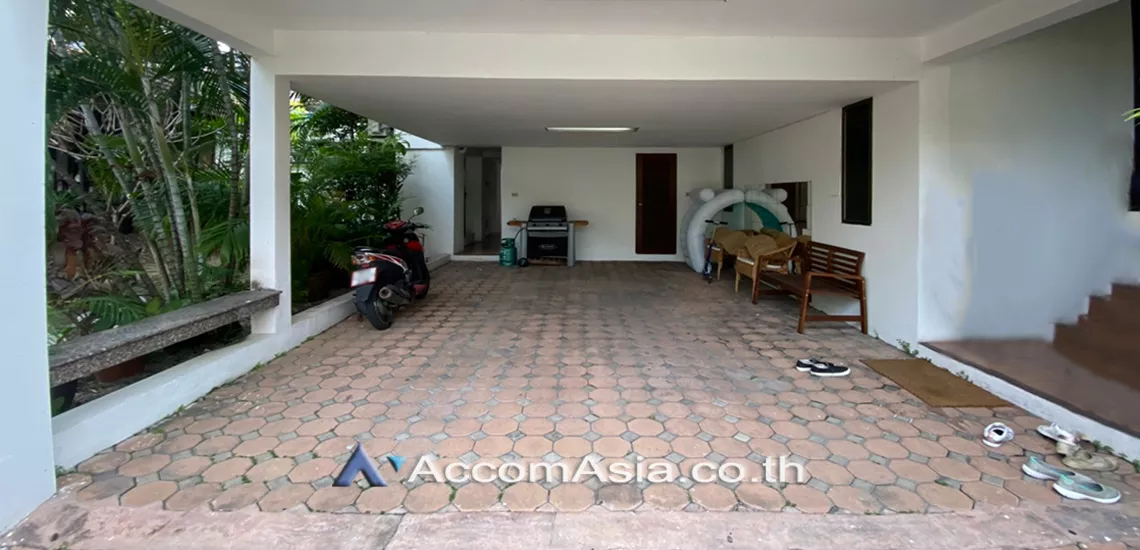 31  4 br House For Rent in Sukhumvit ,Bangkok BTS Phrom Phong at Kid Friendly House Compound AA30775