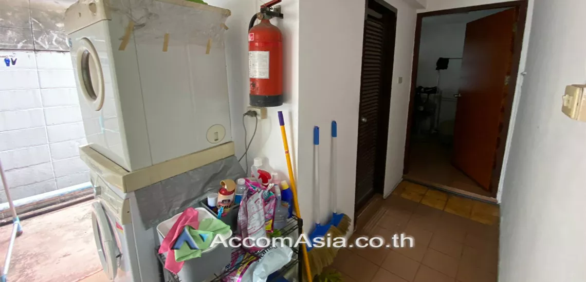 26  4 br House For Rent in Sukhumvit ,Bangkok BTS Phrom Phong at Kid Friendly House Compound AA30775