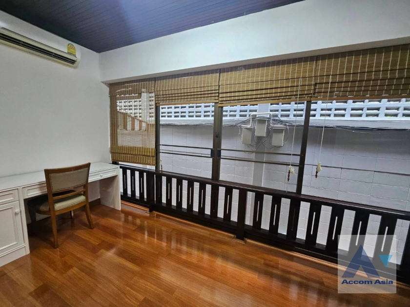 18  4 br House for rent and sale in Sukhumvit ,Bangkok BTS Phrom Phong at Kid Friendly House Compound AA30775