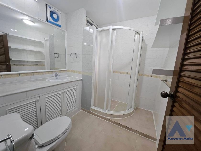 20  4 br House for rent and sale in Sukhumvit ,Bangkok BTS Phrom Phong at Kid Friendly House Compound AA30775