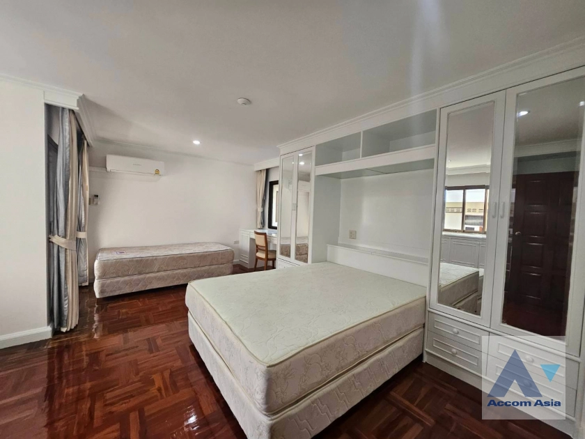 10  4 br House for rent and sale in Sukhumvit ,Bangkok BTS Phrom Phong at Kid Friendly House Compound AA30775