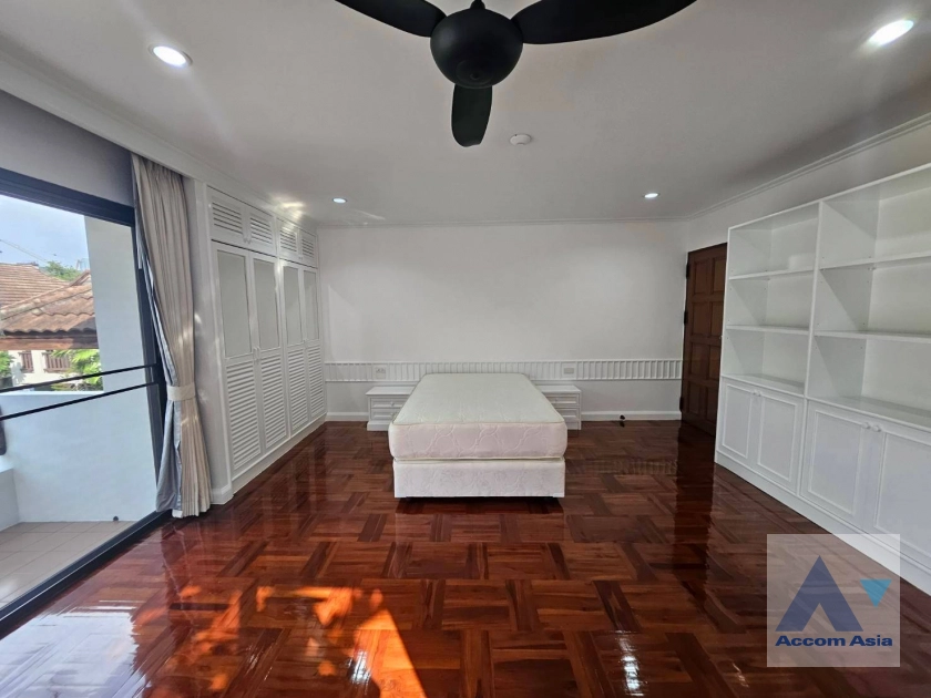 13  4 br House for rent and sale in Sukhumvit ,Bangkok BTS Phrom Phong at Kid Friendly House Compound AA30775