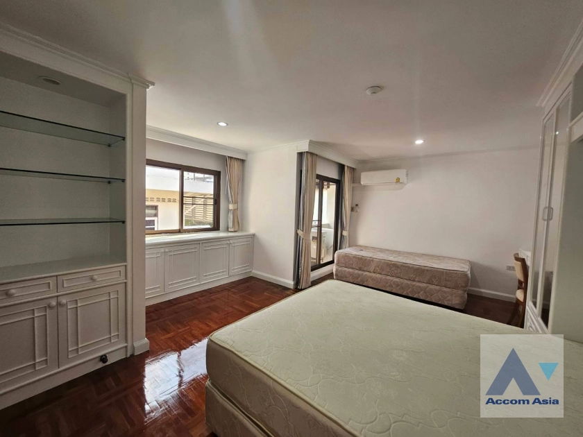 12  4 br House for rent and sale in Sukhumvit ,Bangkok BTS Phrom Phong at Kid Friendly House Compound AA30775