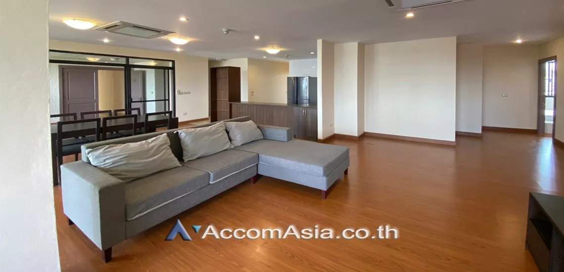 Pet friendly |  Cross Creek Condominium  3 Bedroom for Rent BTS Ekkamai in Sukhumvit Bangkok