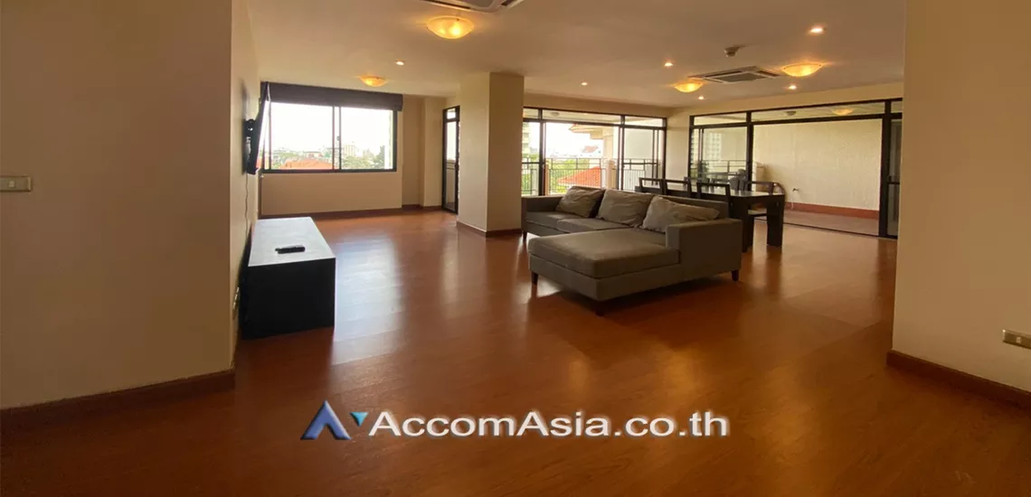 unitPet friendly |  3 Bedrooms  Condominium For Rent in Sukhumvit, Bangkok  near BTS Ekkamai (AA30808)