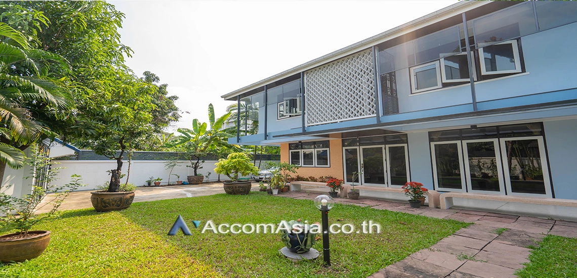  2  3 br House For Rent in sukhumvit ,Bangkok BTS Phra khanong AA30826
