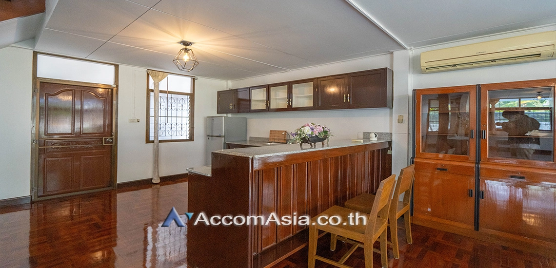 13  3 br House For Rent in sukhumvit ,Bangkok BTS Phra khanong AA30826