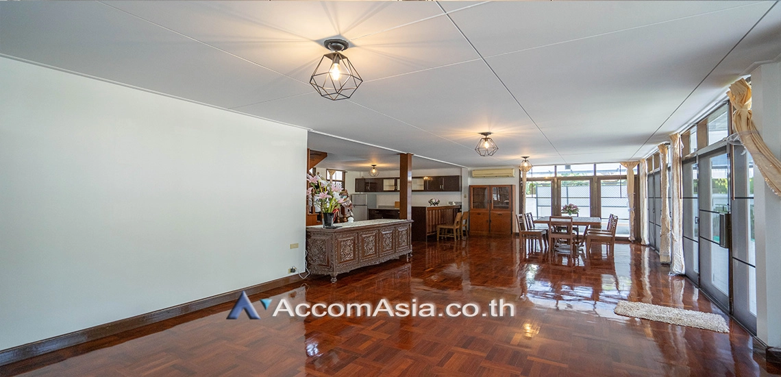 9  3 br House for rent and sale in Sukhumvit ,Bangkok BTS Phra khanong AA30826