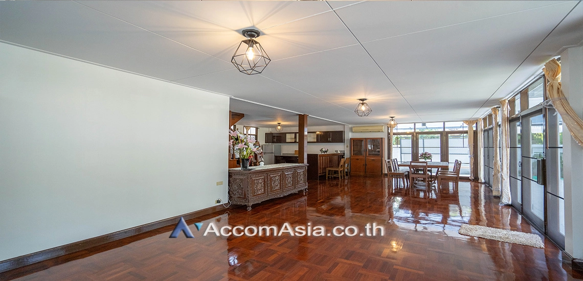 9  3 br House For Rent in sukhumvit ,Bangkok BTS Phra khanong AA30826