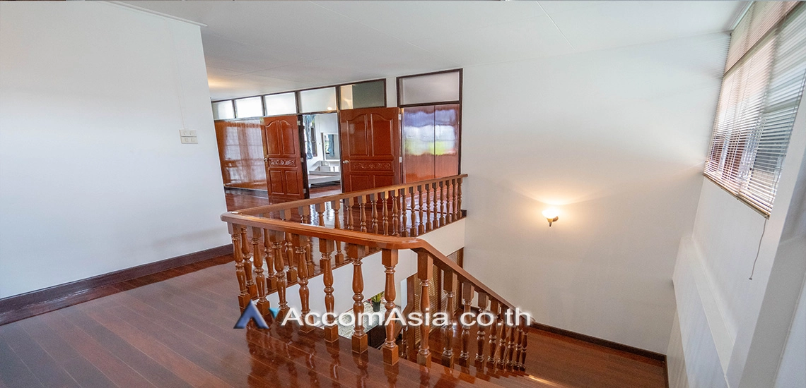 19  3 br House For Rent in sukhumvit ,Bangkok BTS Phra khanong AA30826
