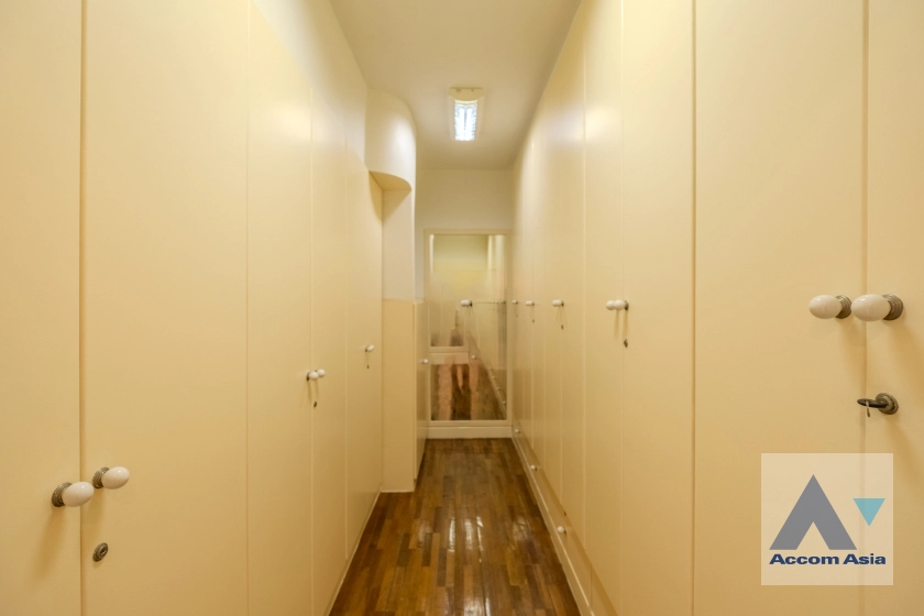 22  5 br Townhouse for rent and sale in Sukhumvit ,Bangkok BTS Ekkamai AA30827