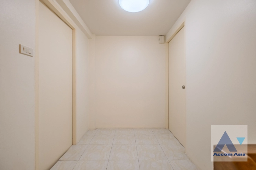 28  5 br Townhouse for rent and sale in Sukhumvit ,Bangkok BTS Ekkamai AA30827