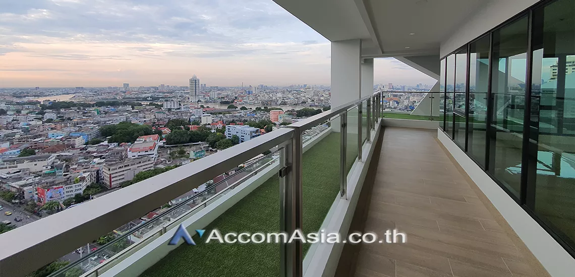 Huge Terrace, Penthouse |  Supalai Premier Charoen Nakhon Condominium  4 Bedroom for Rent BTS Krung Thon Buri in Charoennakorn Bangkok